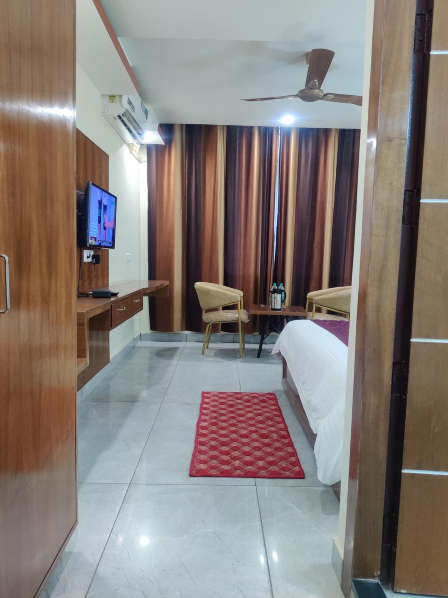 Hotel Hv Nahan Bagian luar foto